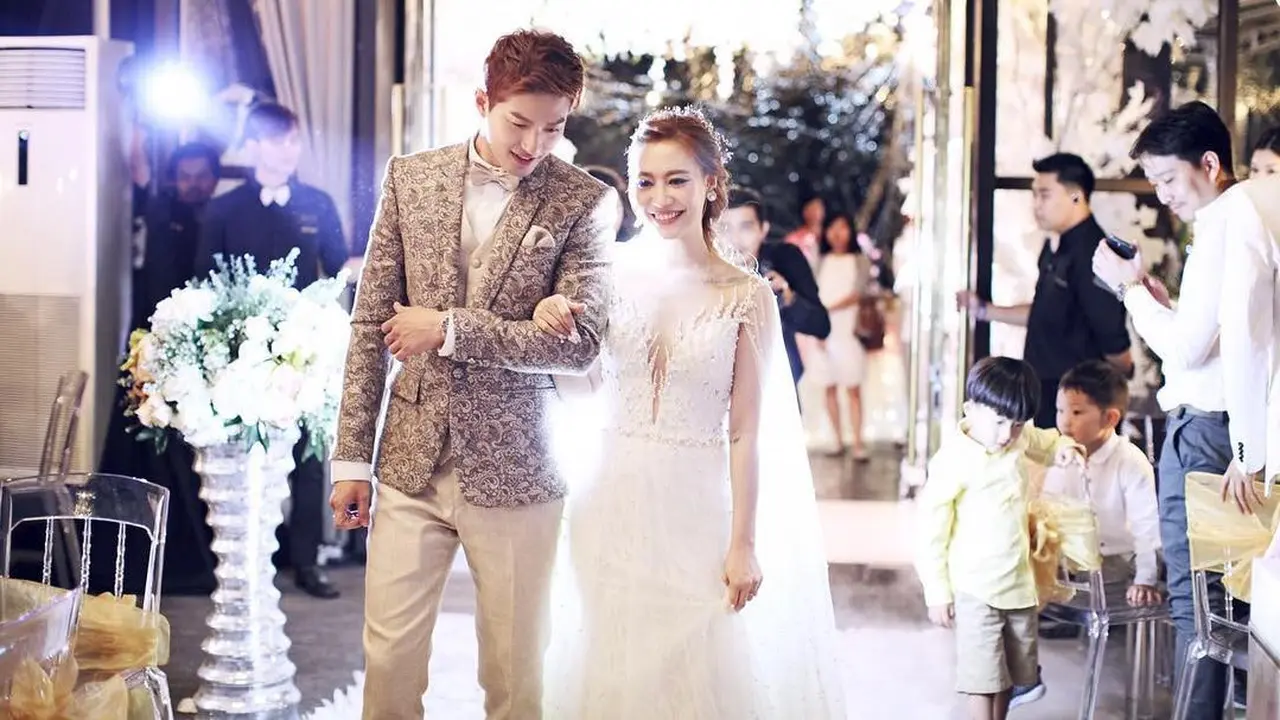 [Bintang] Lee Jeong Hoon dan Moa