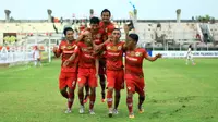 Kalteng Putra mengalahkan PSBK Blitar 6-1 dalam laga Grup 6 Liga 2 di Stadion Tuah Pahoe, Palangkaraya, Minggu (23/4/2017). (Bola.com/Robby Firly)