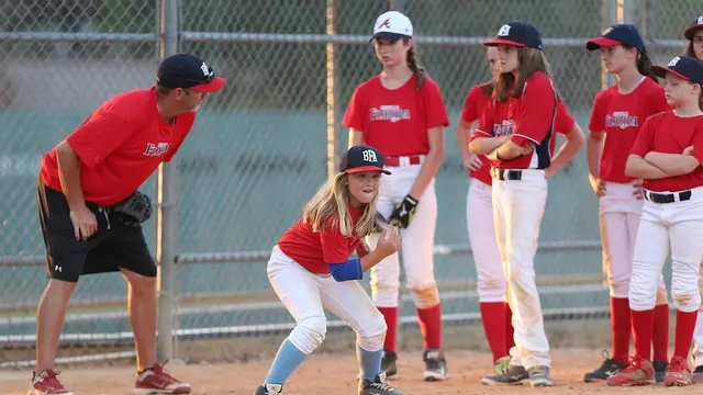 Pemain baseball perempuan