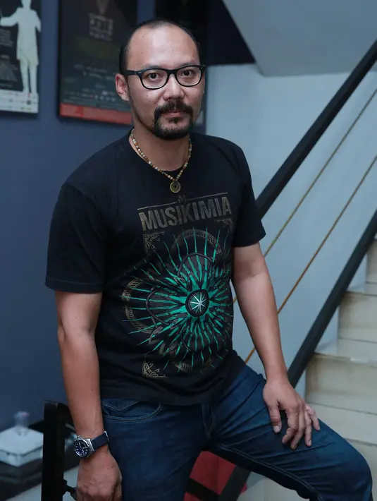 "Senang bisa berkontribusi, kita semua ingin menampilkan yang terbaik untuk SCTV," kata Yoyo sang drummer band Padi. (Deki Prayoga/Bintang.com)