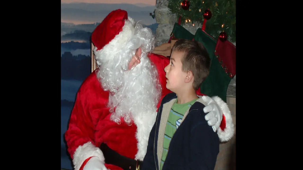 Kisah Lain Santa Klaus, Biarawan Baik Hati