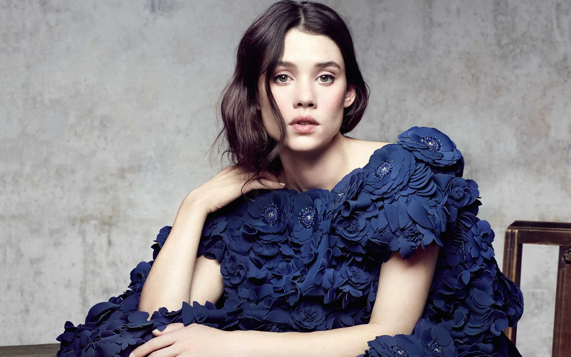 Aktris Astrid Berges-Frisbey. (hdwallpapers.in)