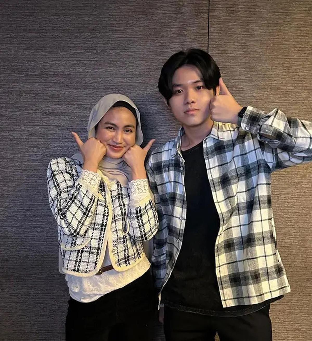 8 Inspirasi Outfit Kuliah ala Xaviera Putri yang Menarik Perhatian