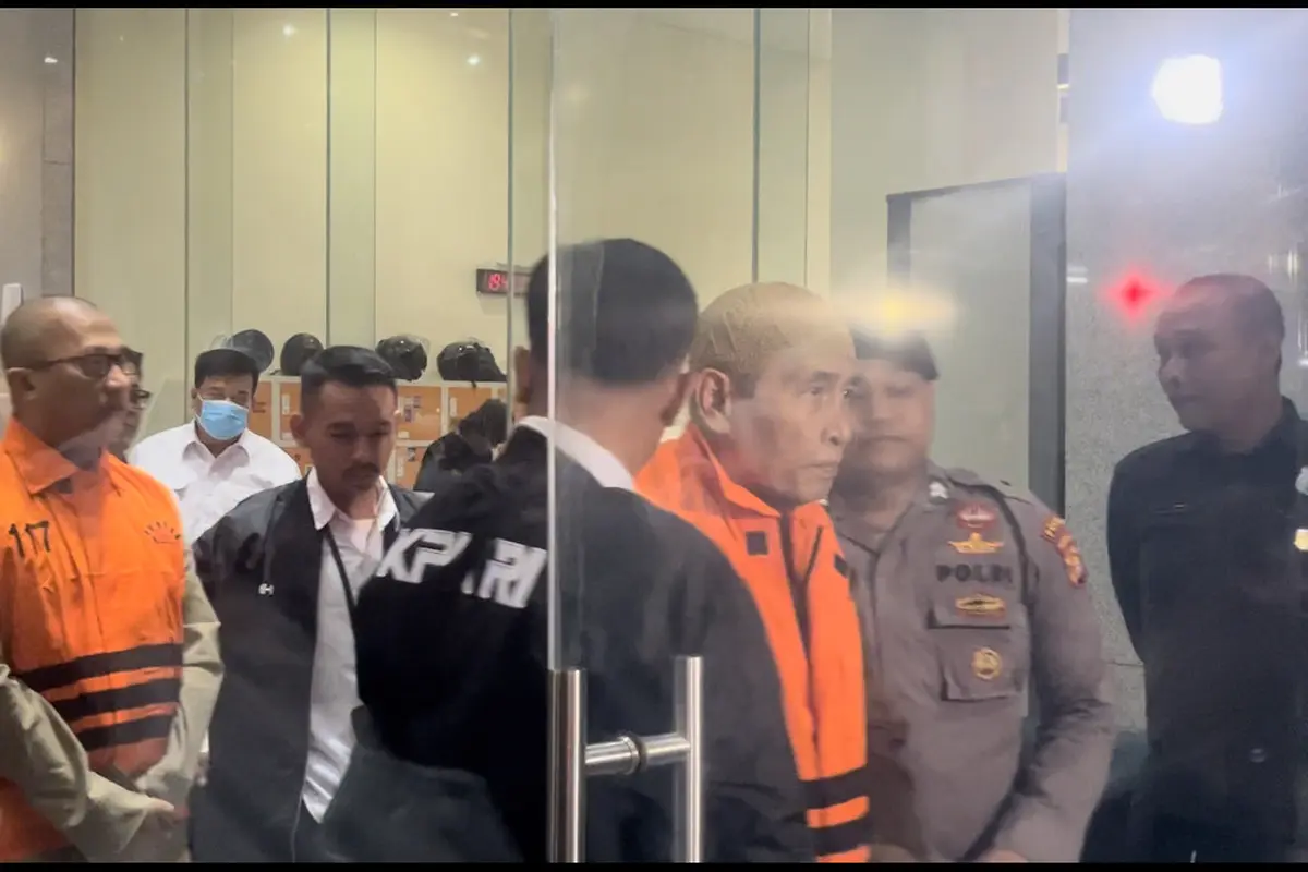 Komisi Pemberantasan Korupsi (KPK) menahan 2 pihak swasta dalam kasus dugaan korupsi kuota tambahan haji (Liputan6.com/Muhammad Radityo Priyamsoro)