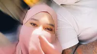 Istri Virgoun, Inara Rusli, berang foto dirinya tanpa hijab disebar luaskan pacar asisten rumah tangga (ART)/ https://www.instagram.com/p/CaelR1xpJIM/