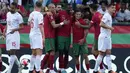 <p>Para pemain Portugal berselebrasi setelah bek William Carvalho mencetak gol ke gawang Swiss pada pertandingan kedua Grup A2 UEFA Nations League di Stadion Jose Alvalade di Lisbon, Senin (6/6/2022). Kemenangan telak ini mengangkat Portugal ke posisi dua klasemen dengan empat poin dari dua laga. (AP Photo/Armando Franca)</p>