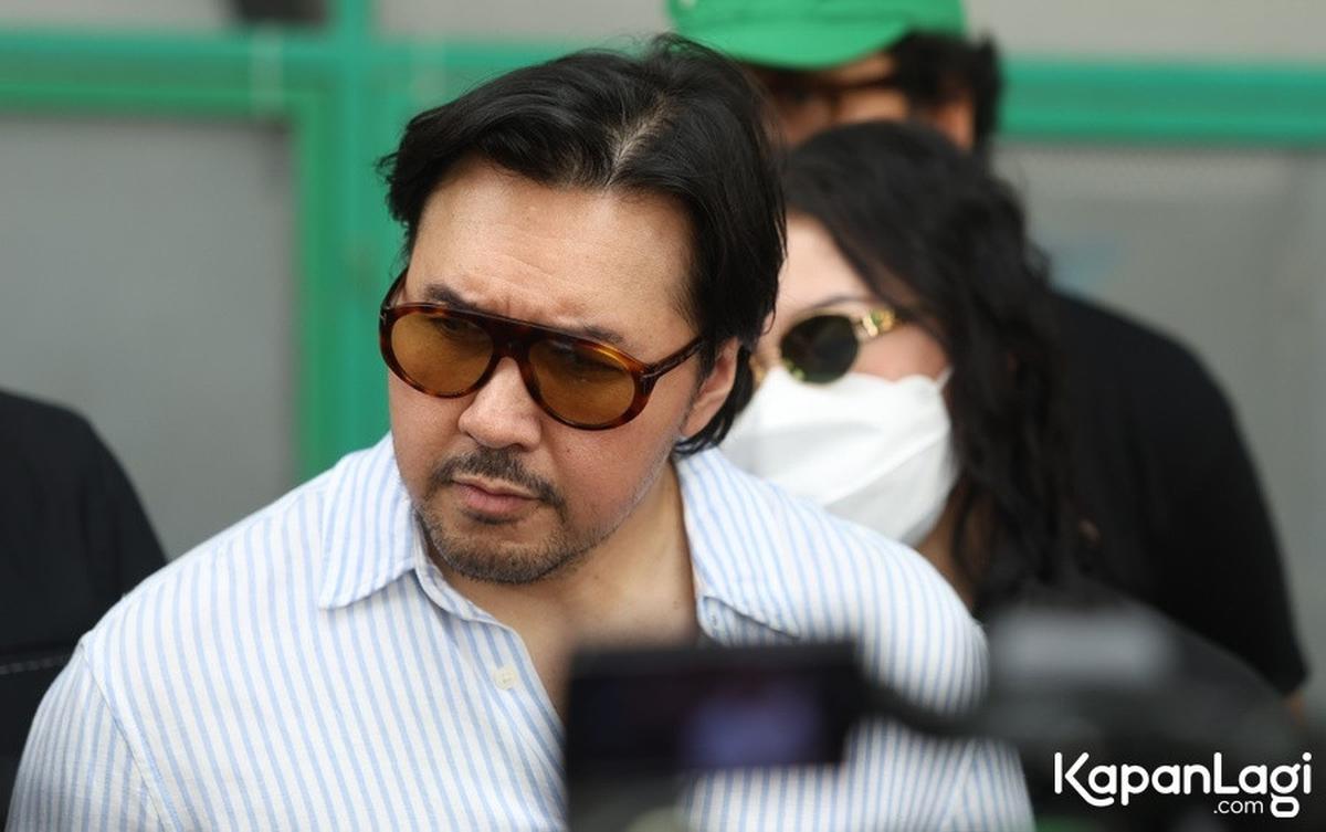 Potret David Eks Naif Dampingi Audrey Davis ke Pengadilan Untuk Kasus Video Syur, Persidangan Ditunda Besok