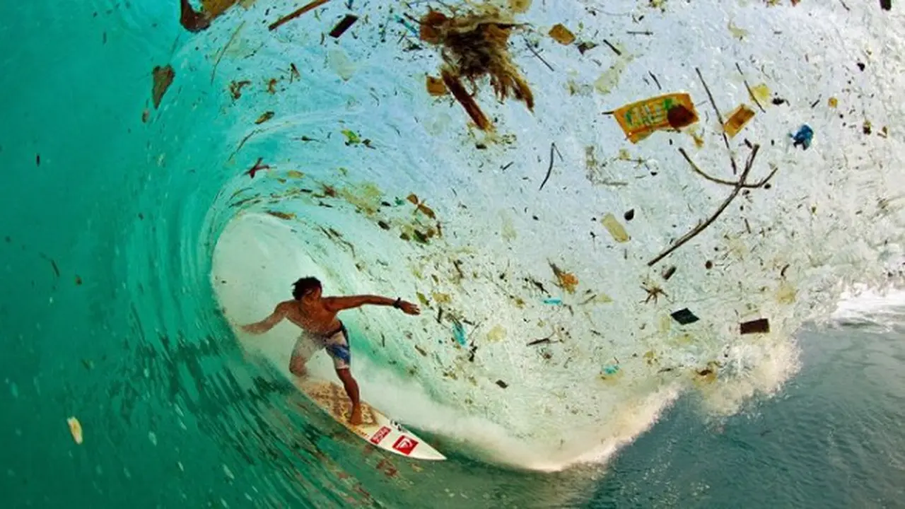 Ilustrasi Sampah Laut di Pulau Pramuka