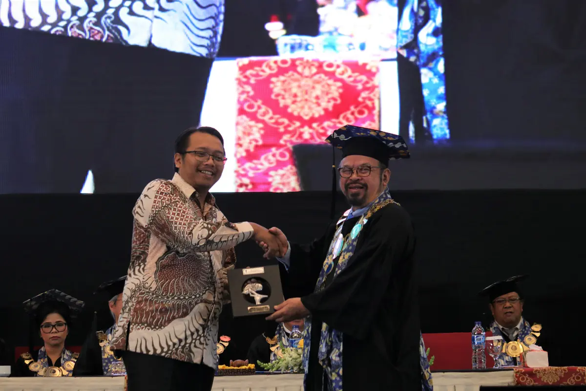 UMN Ajak Wisudawan Menguak Peran AI dalam Tingkatkan Produktivitas Kerja