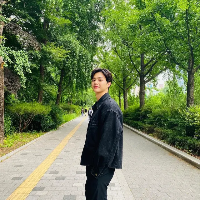 6 Potret Transformasi Gaya Rambut Songkang saat Berperan jadi Pembasmi Monster hingga Iblis Tampan