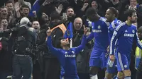 Willian merayakan golnya ke gawang Everton (reuters)