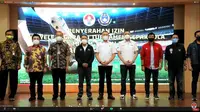 Penyerahan izin Piala Menpora dari Menpora Zainudin Amali kepada Ketua PSSI. (Tangkapan Layar YouTube Kemenpora).