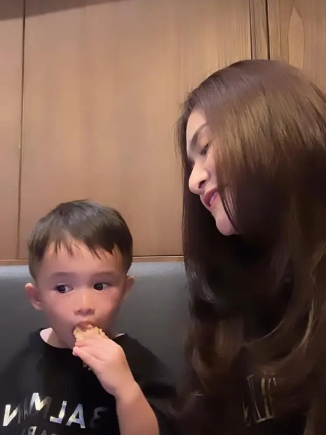 Nathalie Holscher Buka Hijab