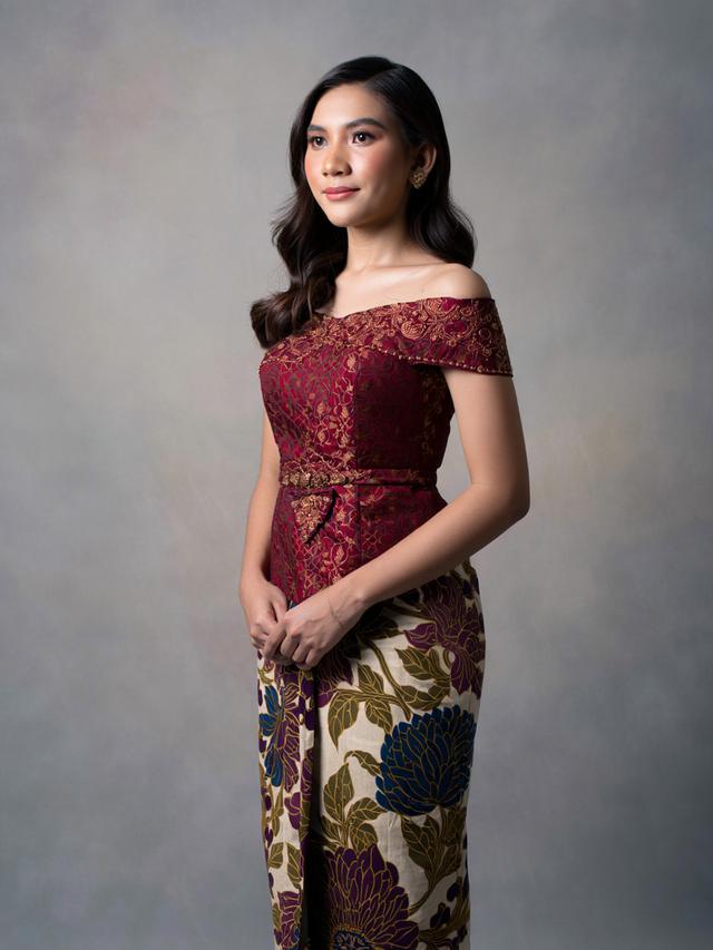 8 Model Rok Batik Lilit Kombinasi Brokat Cocok untuk Bridesmaid Adat ...