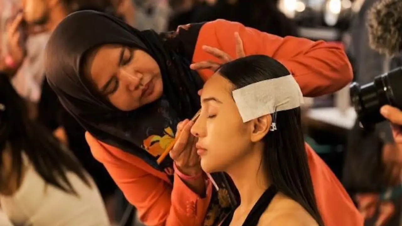 Cerita Sukses Aini, Buka Salon di Garasi Rumah sampai Traveling Keliling Dunia