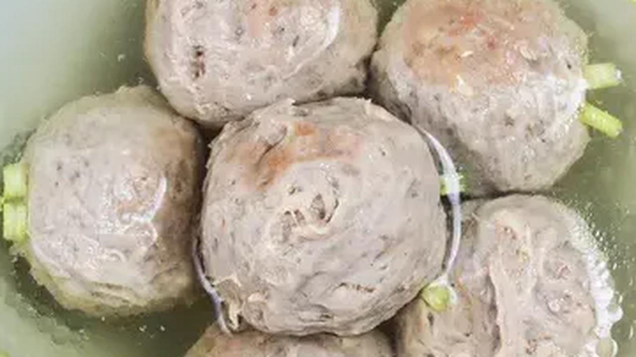 Resign dari Pegawai Bank Demi Bisnis Cilok Bakso, Sarta Pernah Kehilangan Uang Puluhan Juta di Karyawan