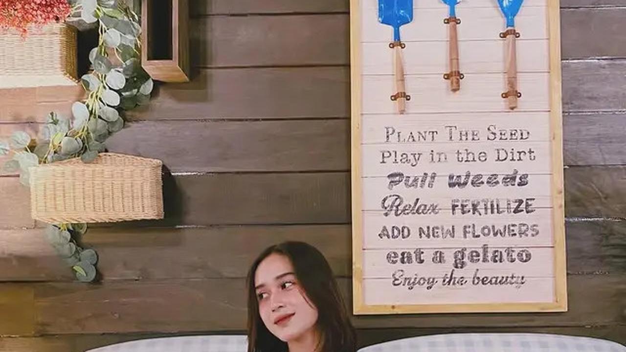 7 Potret Luna Alhamdy Dikabarkan Dekat Virgoun, Pamer Foto Bareng