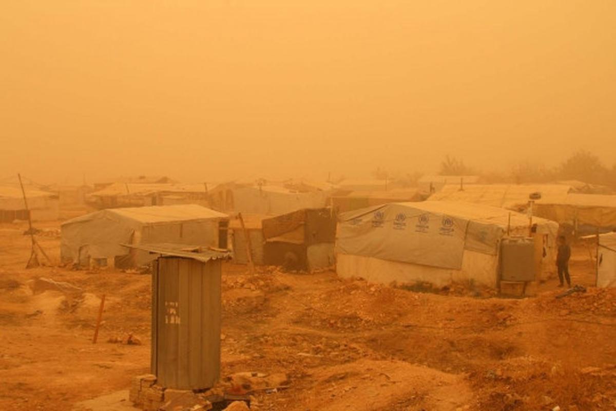 Dahsyatnya terjangan badai pasir di Lebanon, 750 warga sesak napas