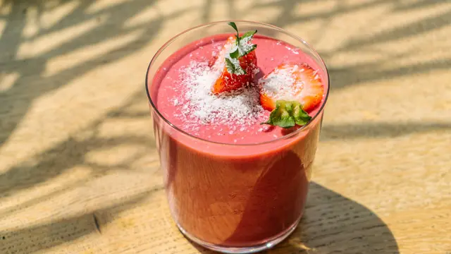 Resep Avoberry Smoothie, Kombinasi Alpukat dan Stroberi untuk Pagi Hari