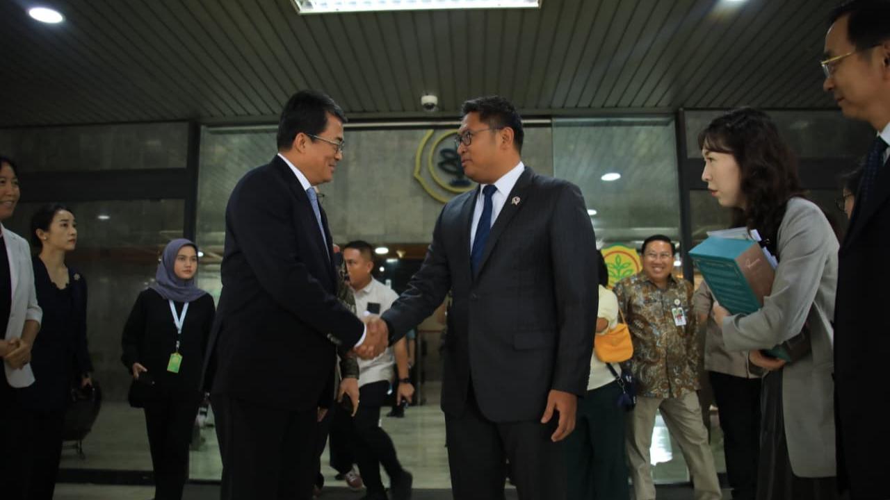Wamentan Sudaryono bertemu Wakil Menteri Pertanian dan Pembangunan Pedesaan Republik Rakyat Tiongkok (RRT) Maierdan Mugaiti