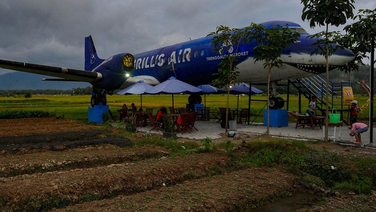 Sejak dua bulan lalu, bekas pesawat kargo rute penerbangan Jayapura - Wamena ini juga dijadikan sebagai tempat edukasi wisata bagi pengunjung.