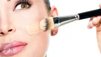 Beragam produk makeup mampu menjadi alat yang ampuh untuk transformasi wajah. (Istockphoto)
