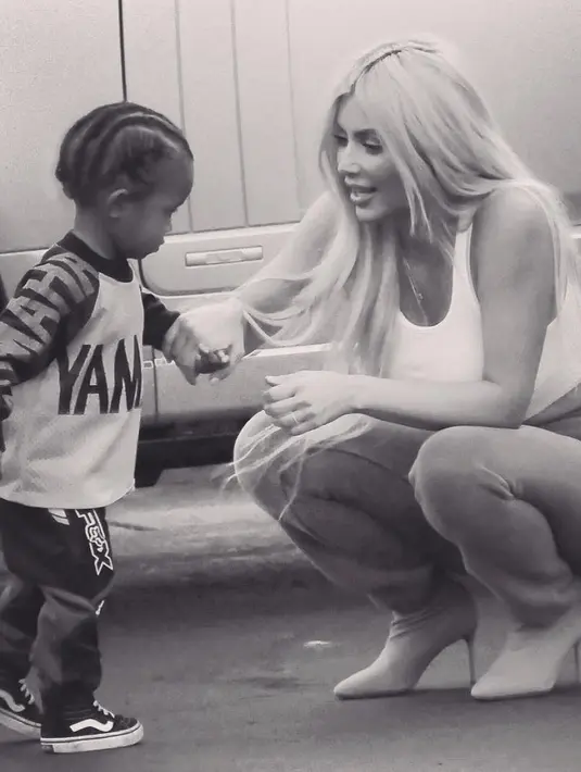 Terlihat dari postingannya di Instagram, keluarga Kardashian benar-benar tahu bagaimana menghabiskan waktu yang berkualitas bersama. (Brewer - Prahl - Splash News - HollywoodLife)