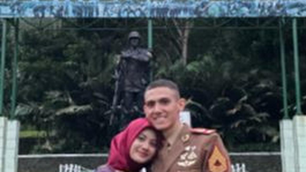 Dalam acara formal, beberapa kali Qailah nampak mendampingi sang kekasih. Keduanya kini bahkan tak segan untuk saling berpose bak kekasih di ruang publik.