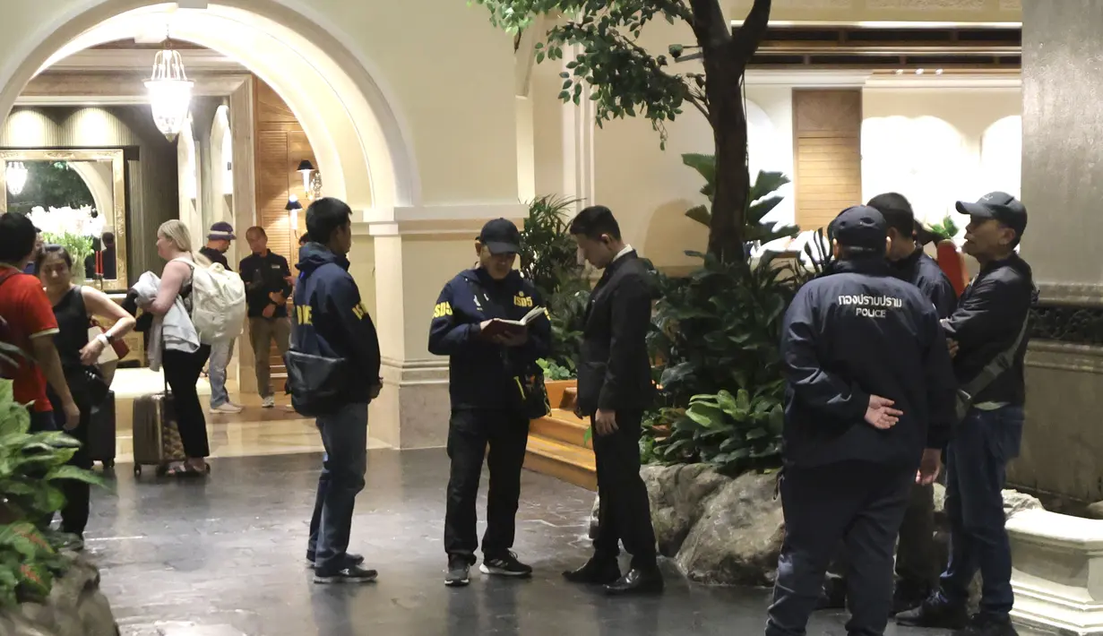 Korbannya antara lain 3 orang laki-laki dan 3 orang perempuan, demikian dilaporkan Bangkok Post. (AP Photo/Chatkla Samnaingjam)