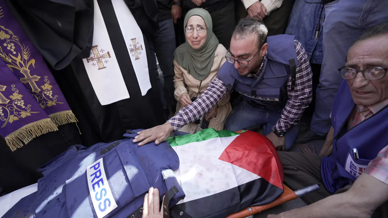 FOTO: Wartawan Al Jazeera Tewas dalam Serangan Israel di Tepi Barat