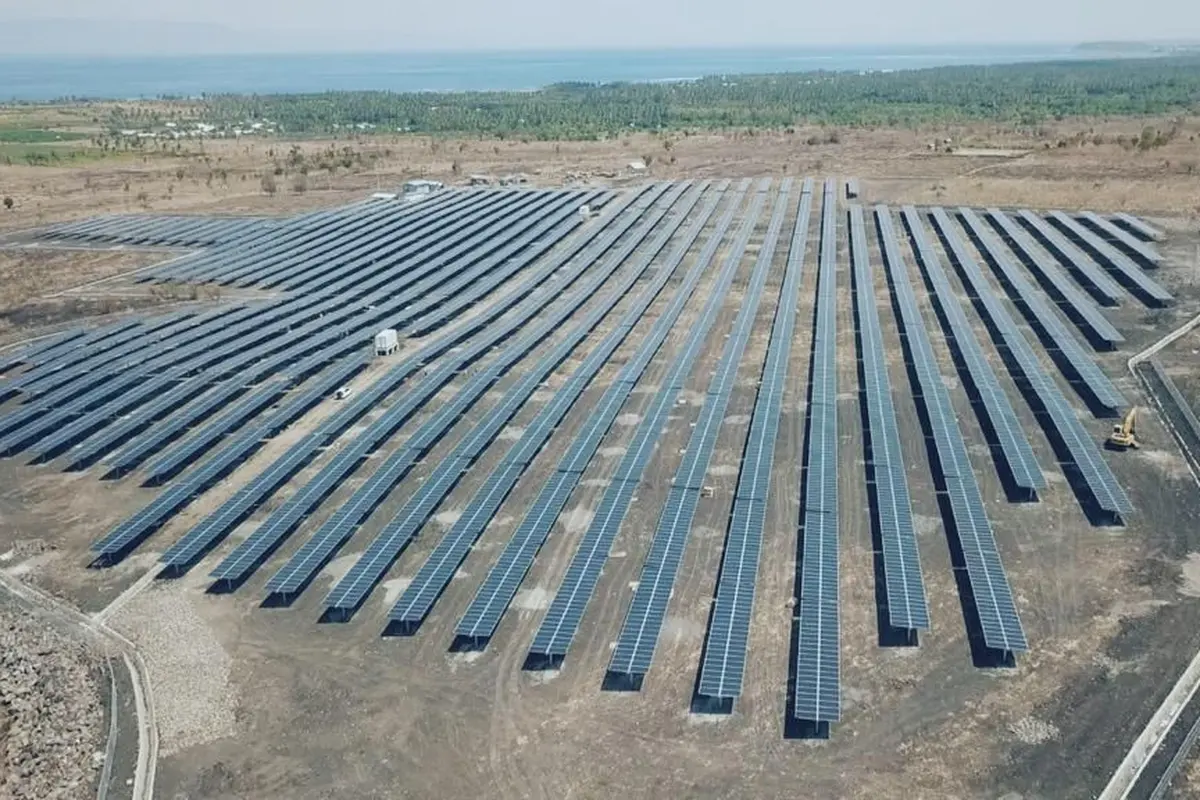 Pembangunan Mega Proyek PLTS 3,5 GW di Kawasan Ekonomi Khusus (KEK) Karimun, Kepulauan Riau.