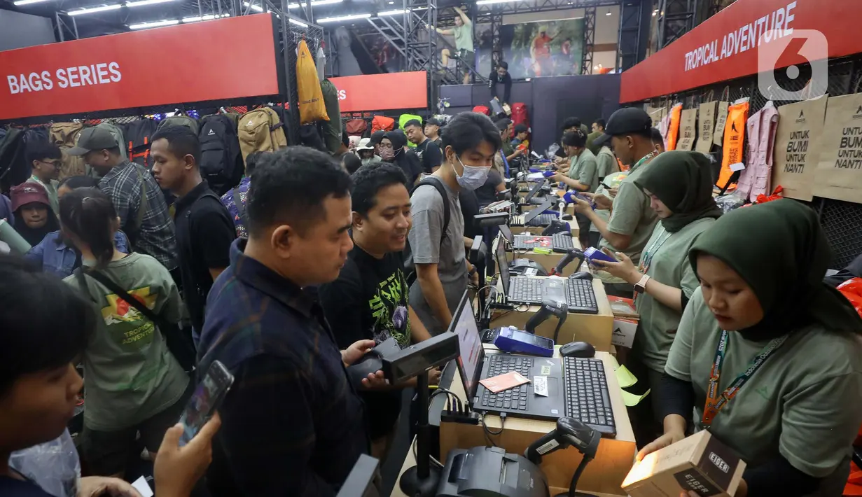 Tahun ini, Indofest diikuti oleh 139 jenama, terdiri dari 104 brand lokal dan 35 brand internasional, salah satunya EIGER Adventure. (Liputan6.com/Herman Zakharia)