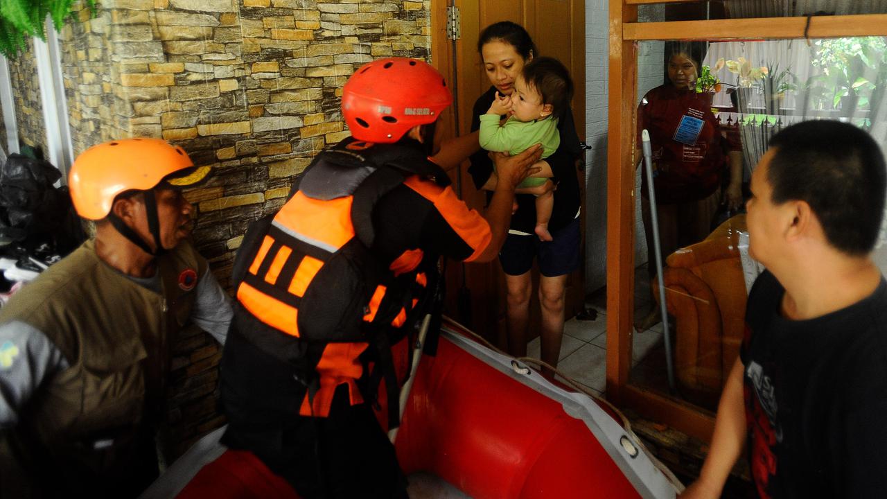 Banjir rendam Perumahan Taman Mangu Indah di Tangerang Selatan