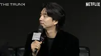 Gong Yoo Ungkap TMI Shower Scene di Drakor The Trunk (Foto: Netflix)