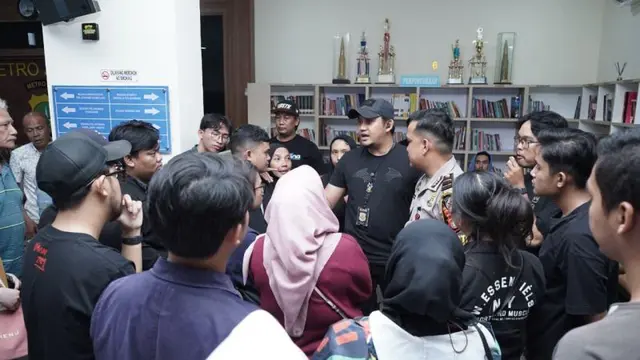 Pemiik WO dibawa ke polisi