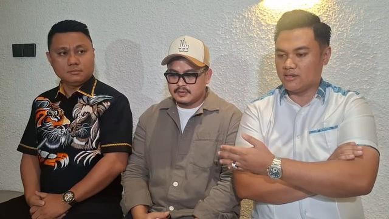Diterpa Kasus, Ezel Tegaskan Rumah Tangganya dengan Boiyen Tetap Harmonis