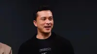 Nicholas Saputra saat berbincang di tayangan YouTube Raditya Dika. (Dok: YouTube&nbsp;https://www.youtube.com/watch?v=HMkI8XWWSBw)