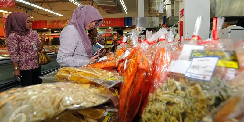 20150709-Jelang Lebaran, BPOM dan Walikota Jaksel Sidak Supermarket-Jakarta 1