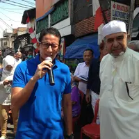 Sandiaga Uno saat kampanye di Kelurahan Balimester, Kecamatan Jatinegara, Jakarta Timur, Rabu (23/11/2016). (Taufiqurrohman/Liputan6.com).