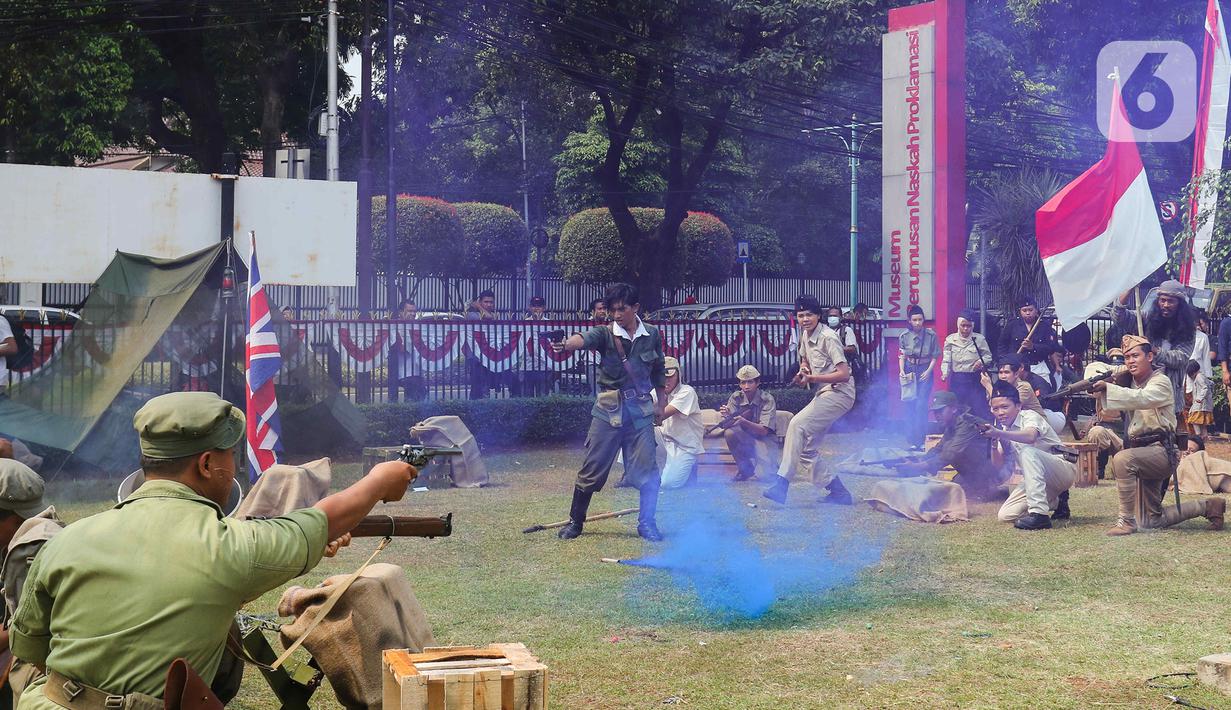 Pada 1945 silam, setelah Peristiwa Rengasdengklok, para tokoh pendiri bangsa melakukan rapat dan merumuskan naskah proklamasi di kediaman Laksamana Maeda yang kini menjadi Museum Perumusan Naskah Proklamasi (Munasprok). (Liputan6.com/Herman Zakharia)