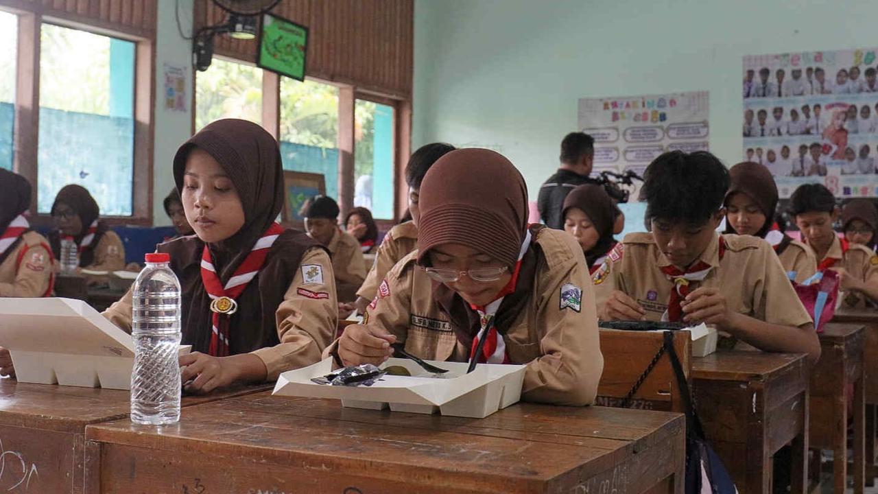 Makan Bergizi Gratis Uji Coba di 100 Titik, Paling Banyak di Pulau Jawa