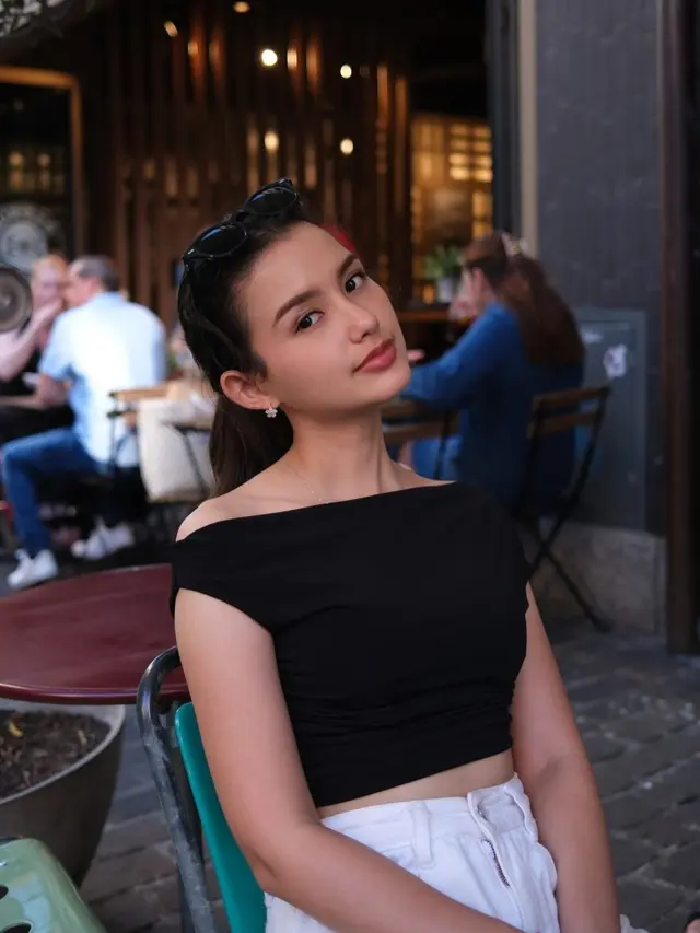 Azriel dan Sarah Menzel di Jerman