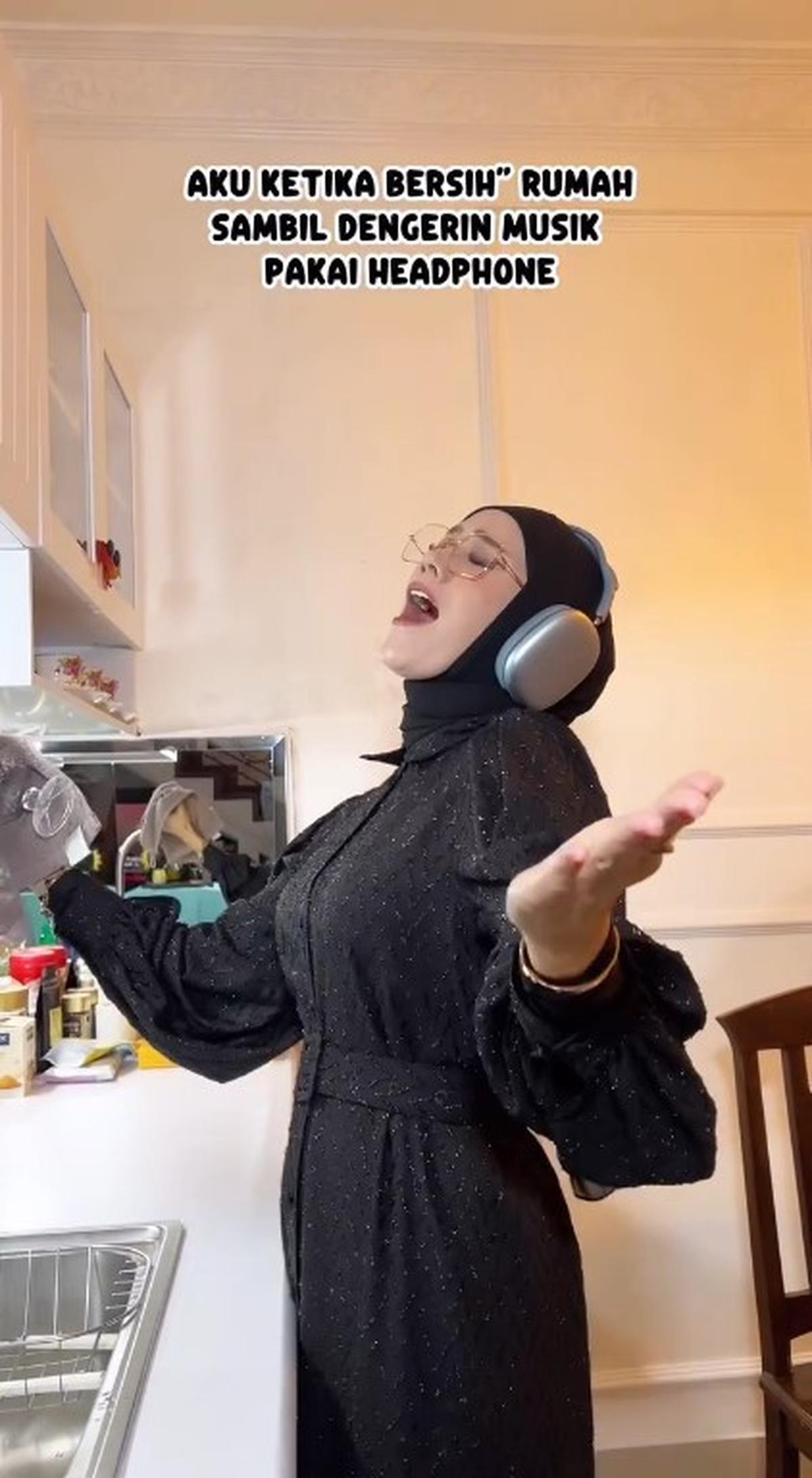 Kini Suka Bikin Konten Lucu, Ini Sederet Postingan Mulan Jameela yang Mengandung Tawa - sang Anak Juga Ikut