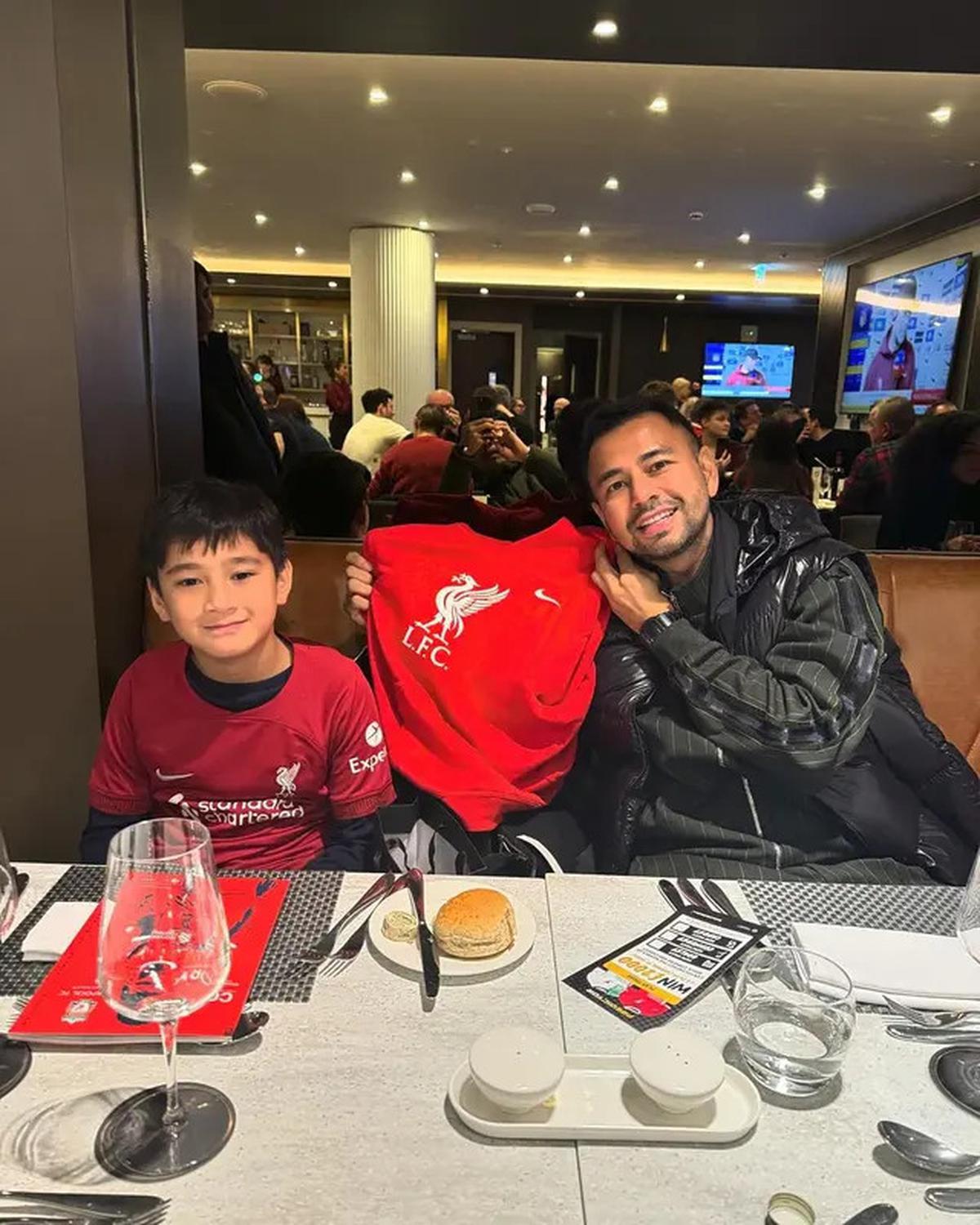 Artis Indonesia ke Anfield, Dari Raffi Ahmad hingga Desta Saksikan Liverpool Berlaga Secara Langsung