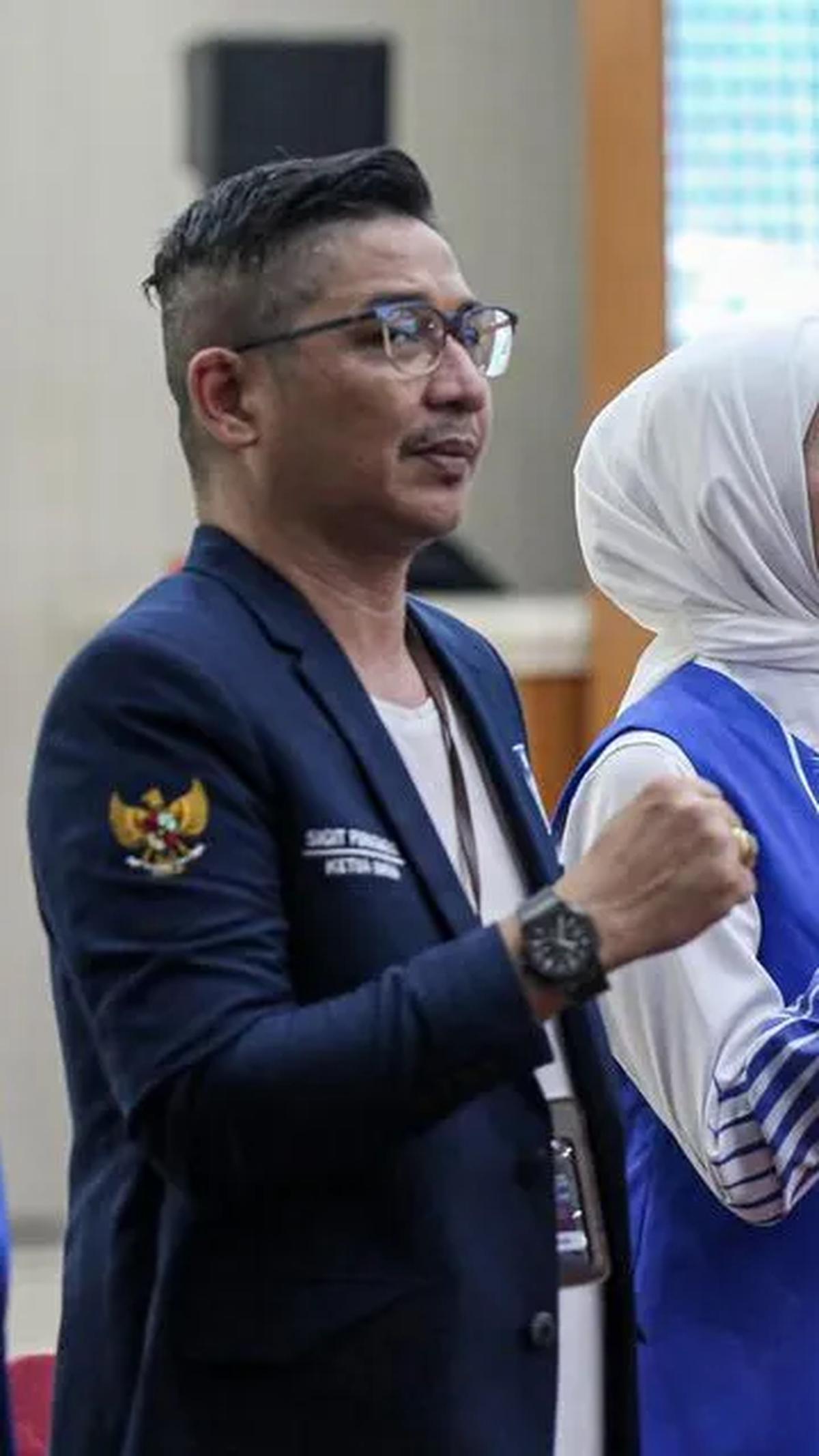 5. Sigit Purnomo, Dapil Jakarta III

Sudah pernah menjajal politik sebelumnya, Pasha Ungu nampaknya kembali ingin bekerja untuk rakyat.