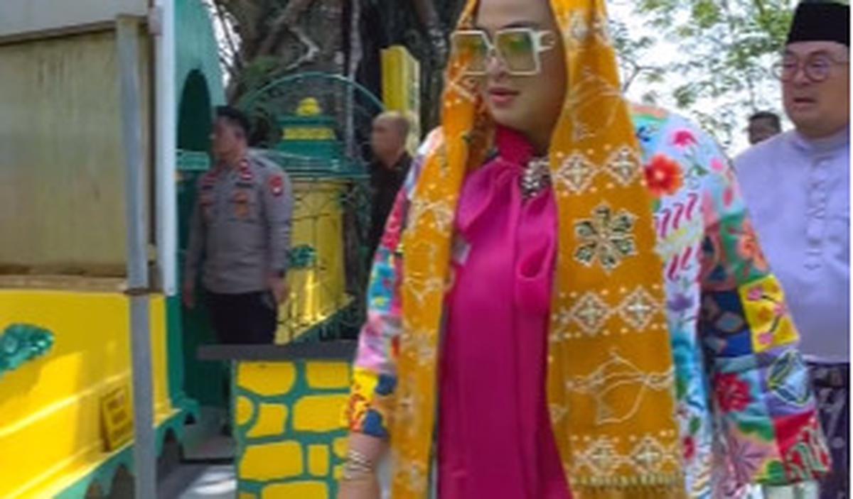 Momen kunjungan sang jenderal bintang tiga Polri dan istri tersebut selayaknya yang diungkap Evi dalam video singkat pada akun Instagram pribadinya @viigus.