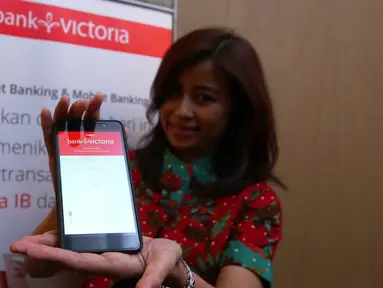 PT Bank Victoria International Tbk meluncurkan layanan internet dan mobile banking, Jakarta, Kamis (9/6). Layanan terbaru ini ditujukan untuk memudahkan nasabah dalam bertransaksi. (Liputan6.com/Angga Yuniar)