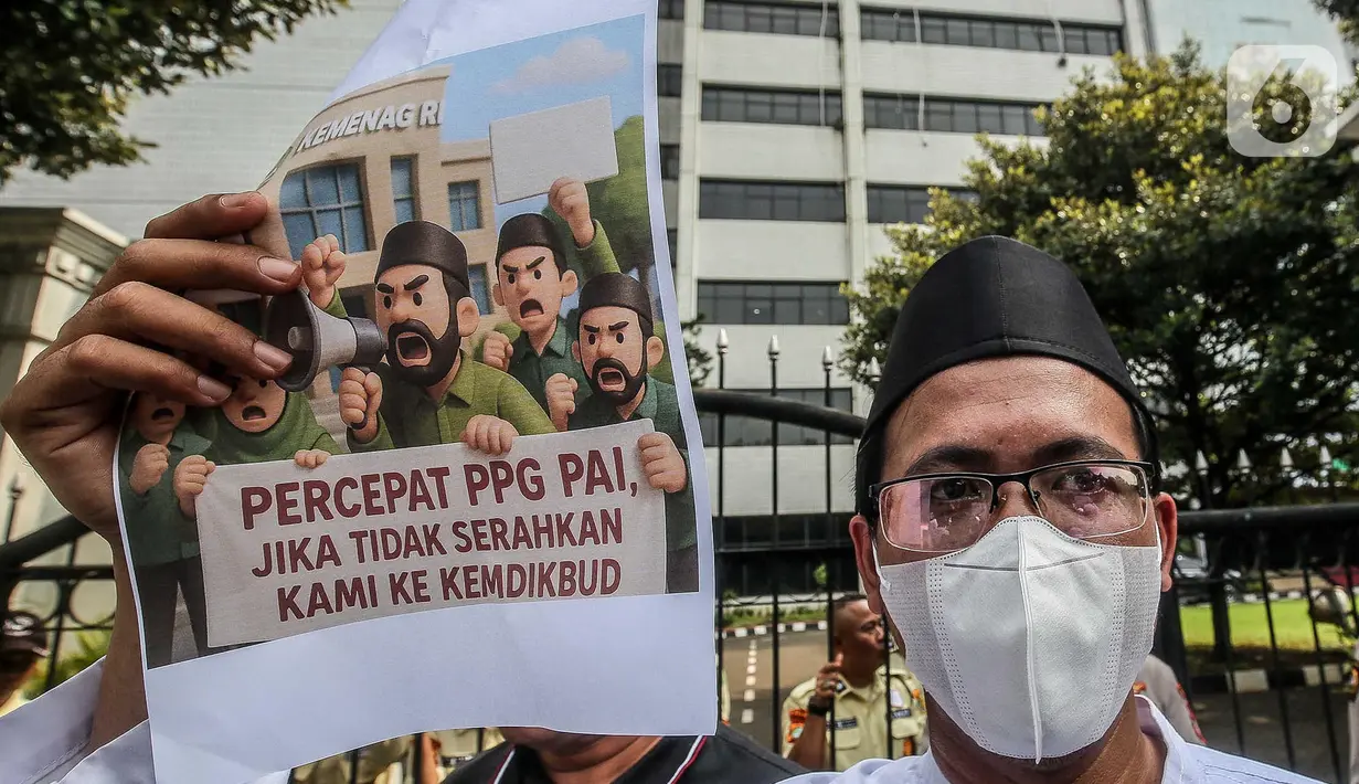 Mereka menuntut percepatan program Pendidikan Profesi Guru (PPG) Pendidikan Agama Islam (PAI). (Liputan6.com/Herman Zakharia)