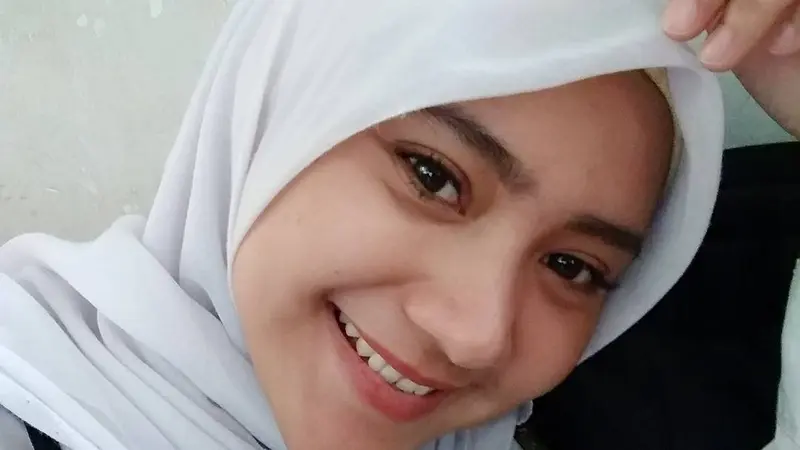 Kisah Model Cantik yang Rela Banting Setir Jadi Satpam