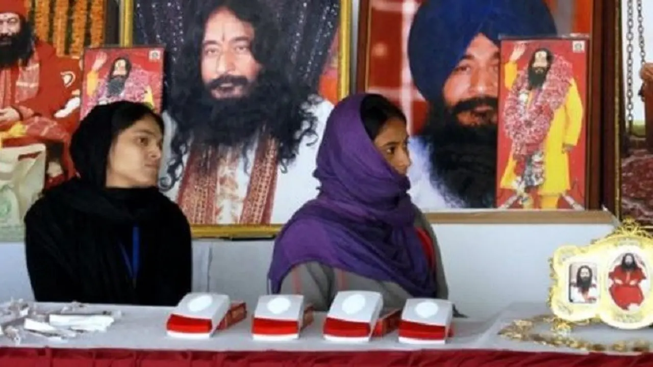 Pengikut Ashutosh Maharaj memenangkan pengadilan setelah proses yang cukup lama, kini jasad sang guru spiritual akan dibekukan (AFP)